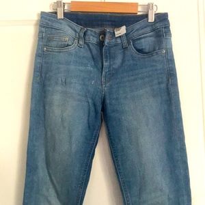 H&M Size 28 Light Wash Skinny Jeans with Ankle Zip
